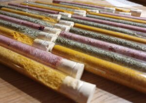 Selbstgemachte Kräutersalze für den Adventskalender